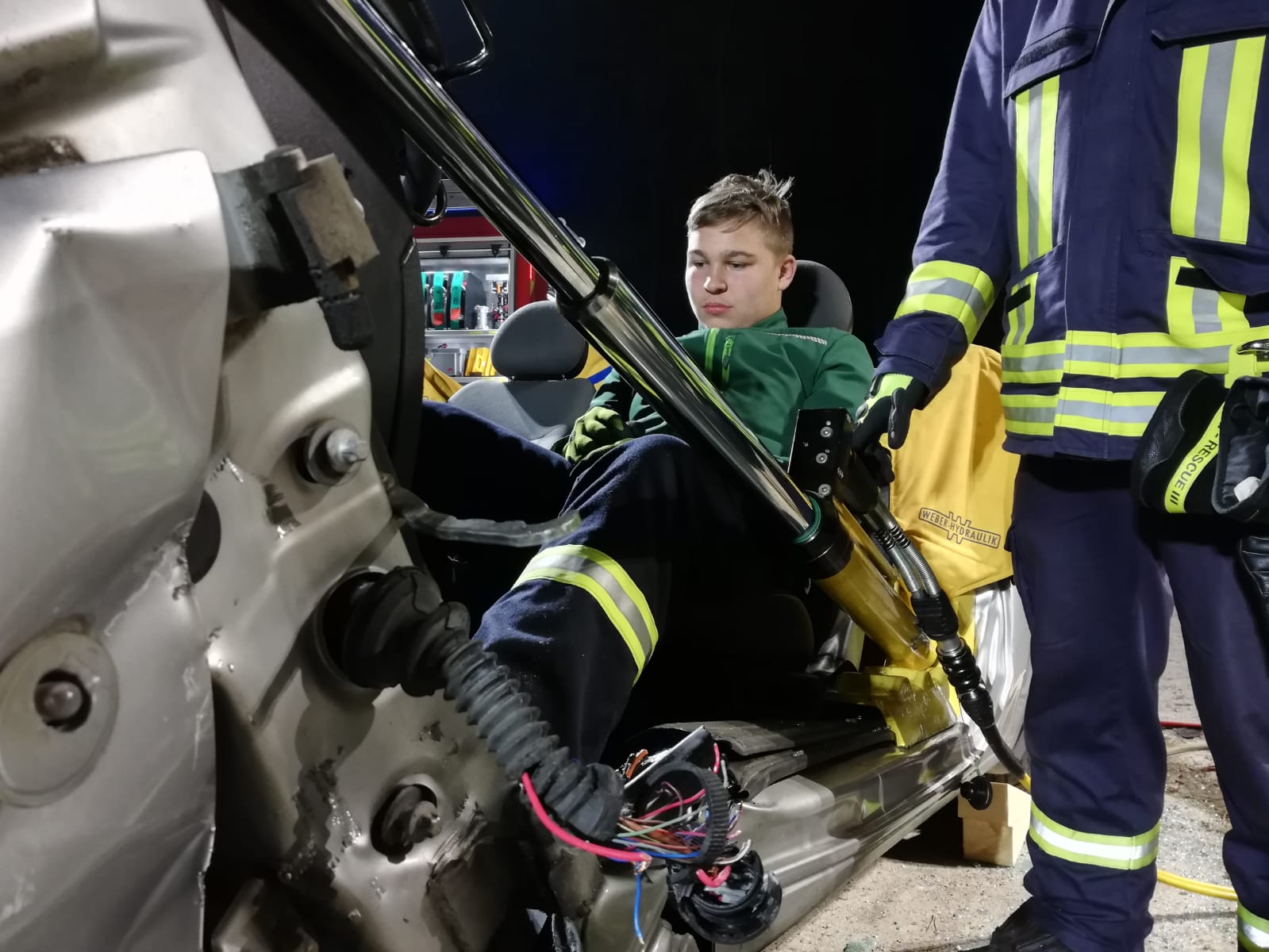 2019-10-23_Feuerwehr-trainiert-Verkehrsunfallhilfe_20