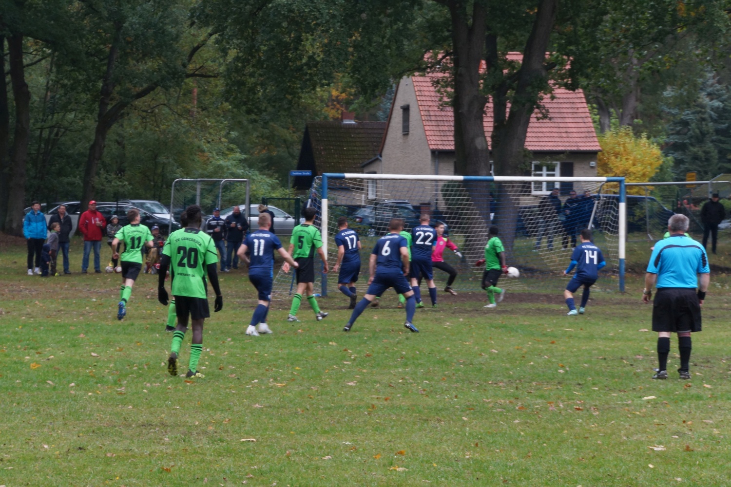 2020-10-18_FC-Blau-Weiss-Stuecken-SV-Concordia-Nowawes-06_26